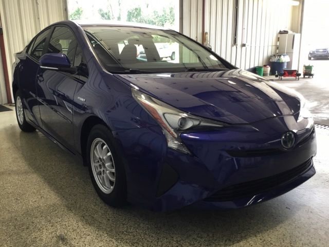 Used 2017 Toyota Prius Three w/ Protection Package image 5