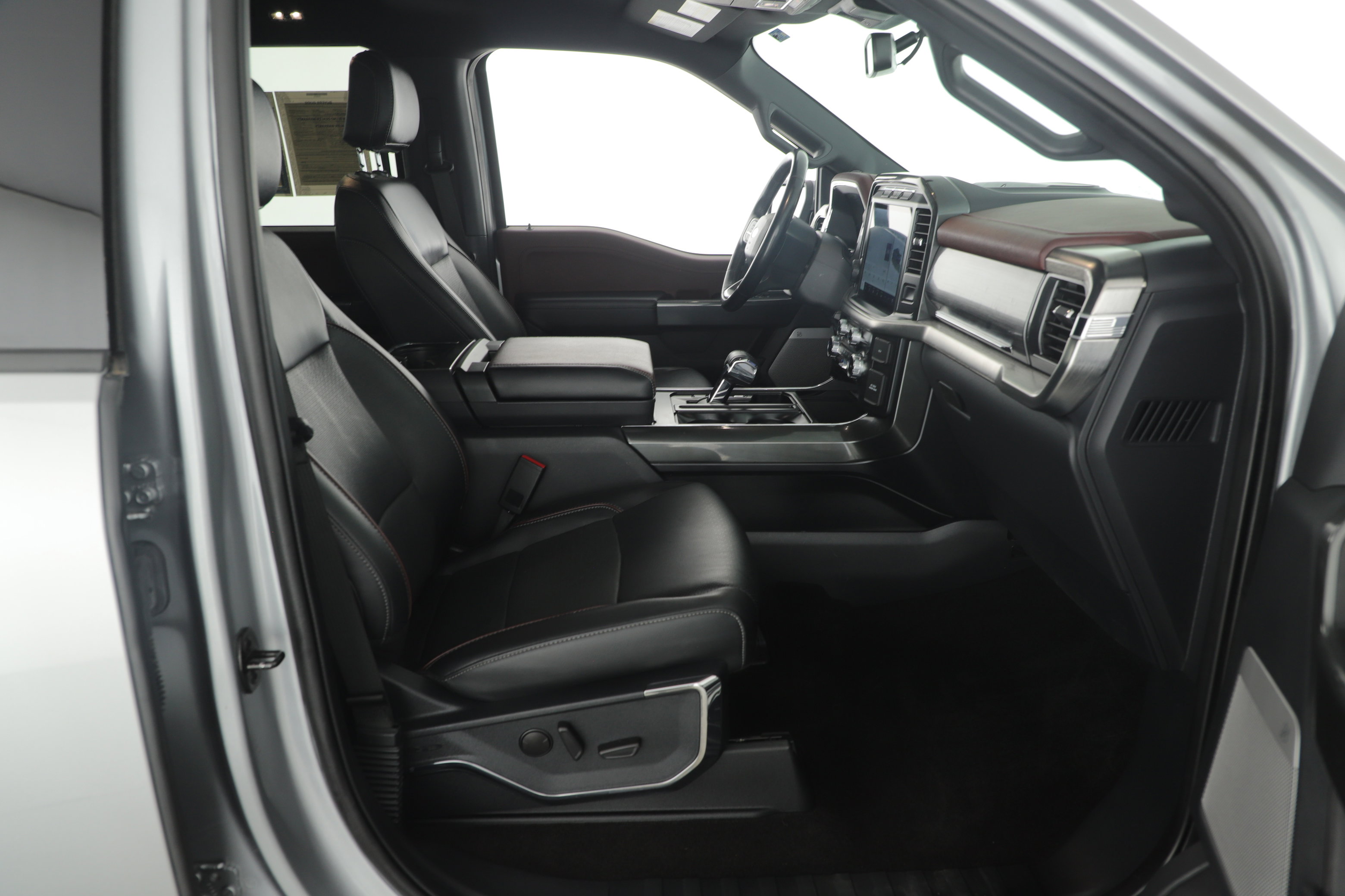 Used 2022 Ford F150 Lariat image 7