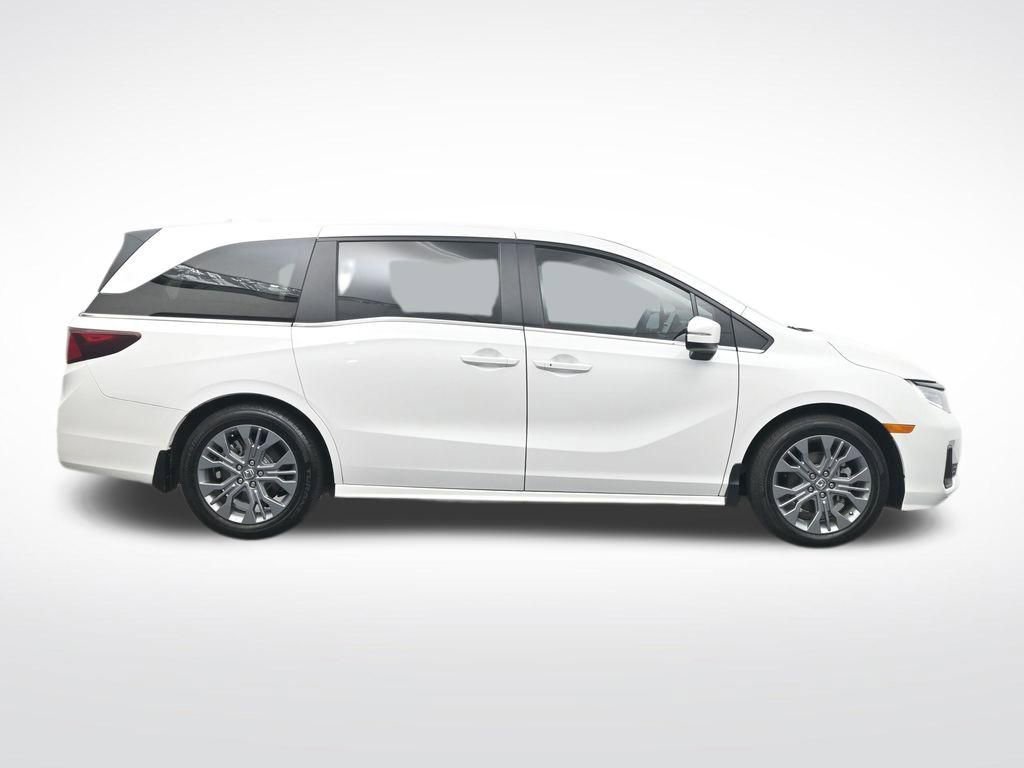 Used 2026 Honda Odyssey Touring image 4