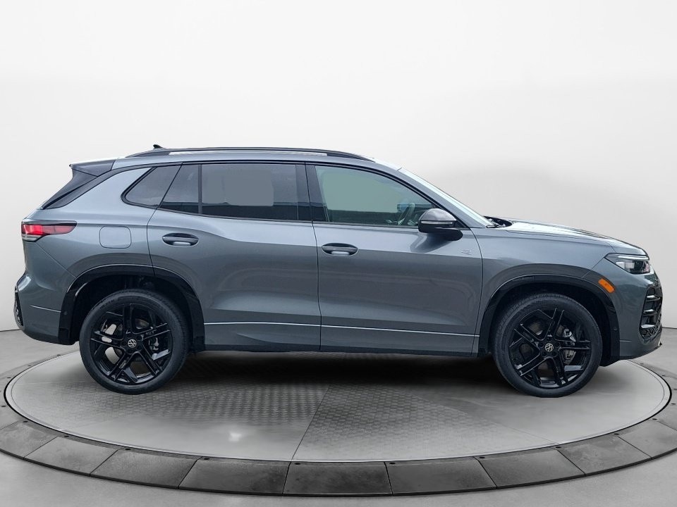 New 2026 Volkswagen Tiguan SE R-Line AWD/4WD image 7