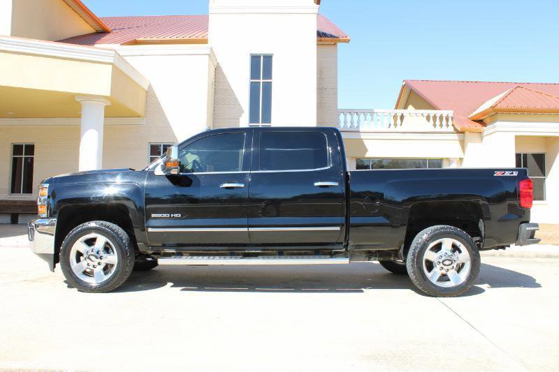 Used 2017 Chevrolet Silverado 2500 LTZ w/ Vortec Plus Package image 11