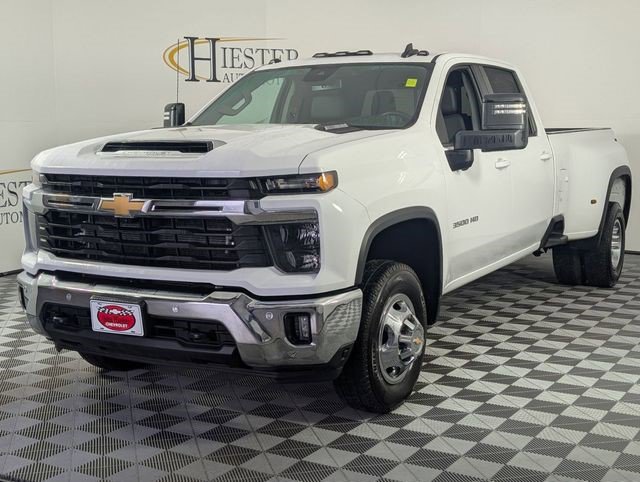 Certified 2025 Chevrolet Silverado 3500 LT w/ All Star Edition image 4