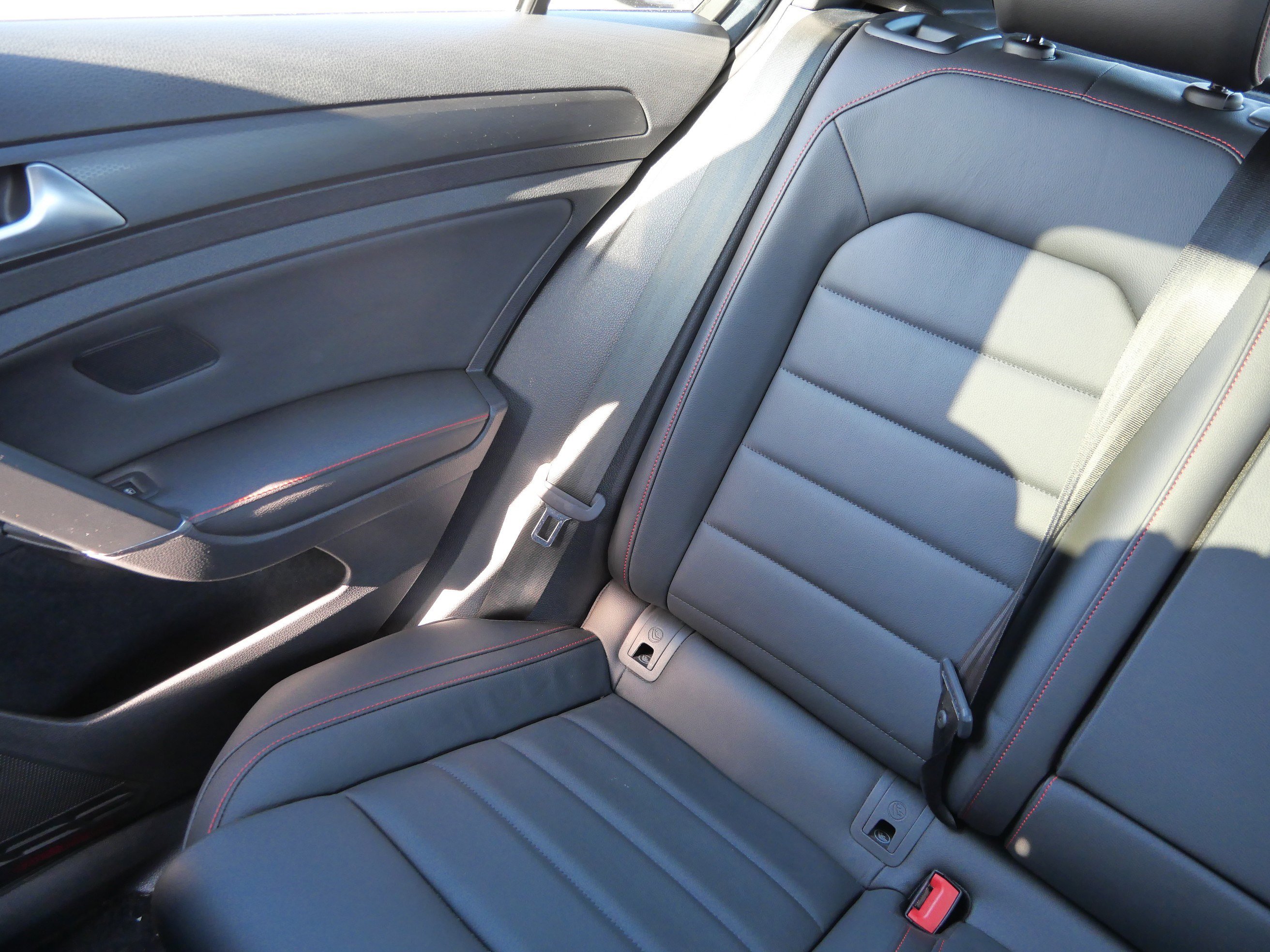 Used 2021 Volkswagen GTI SE image 12