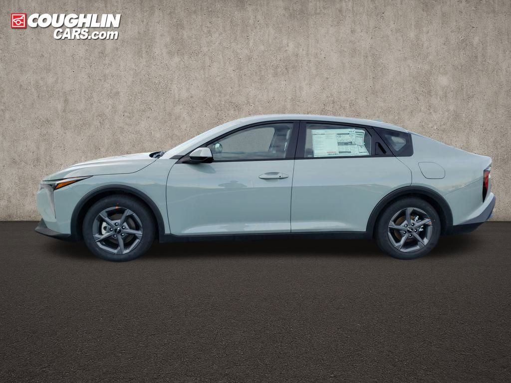 New 2025 Kia K4 LXS image 4