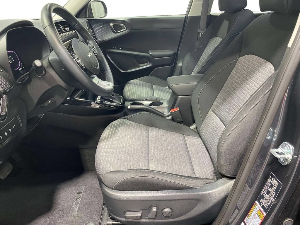 Used 2025 Kia Soul EX FWD image 17