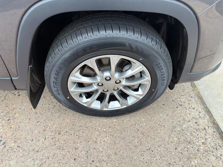 Used 2019 Jeep Cherokee Latitude Plus image 26