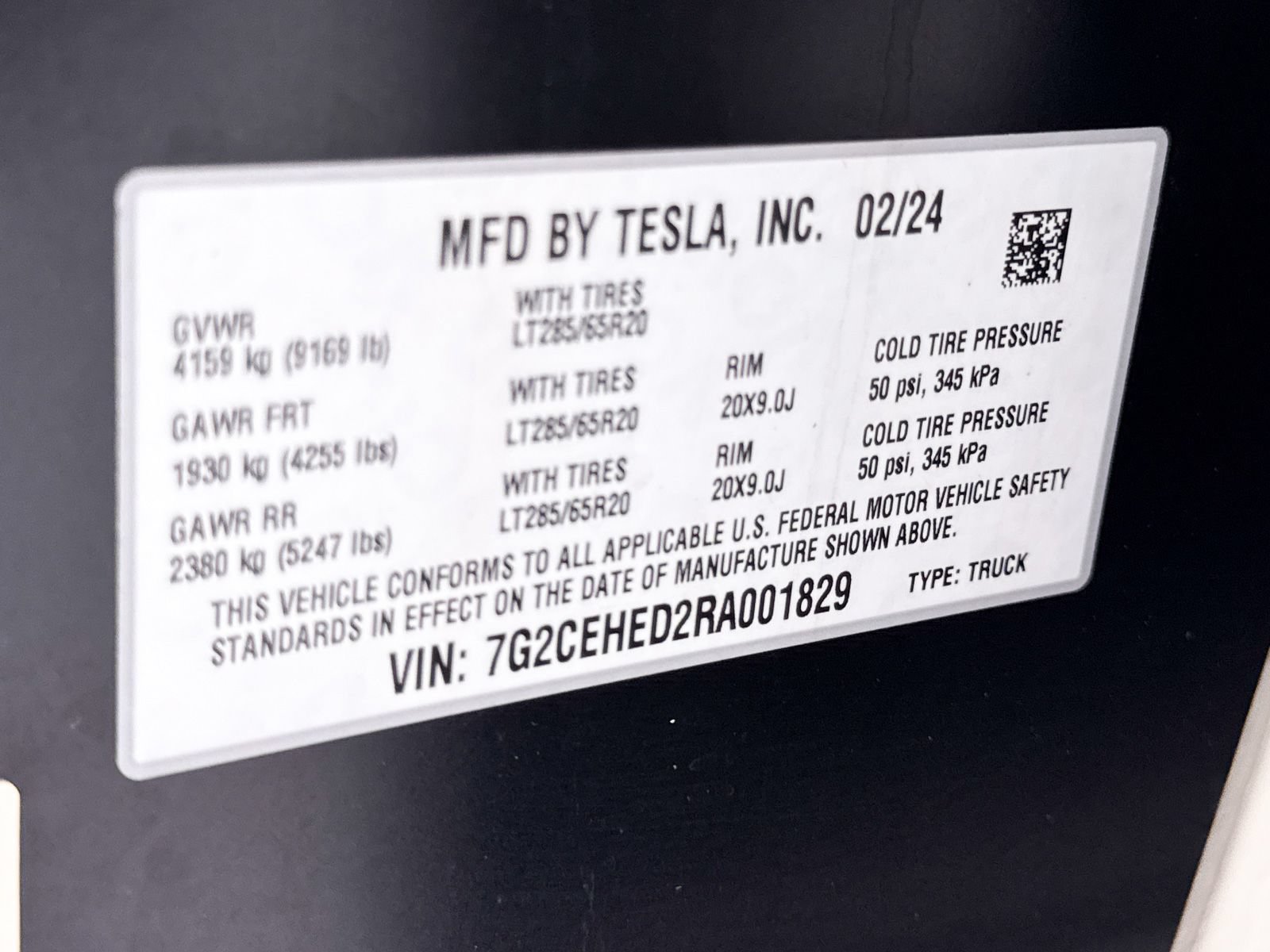 Used 2024 Tesla Cybertruck AWD Crew Cab image 42