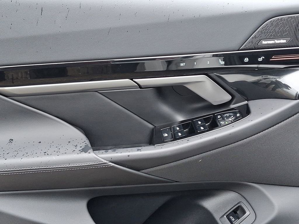 Used 2026 BMW 530i xDrive AWD/4WD image 13