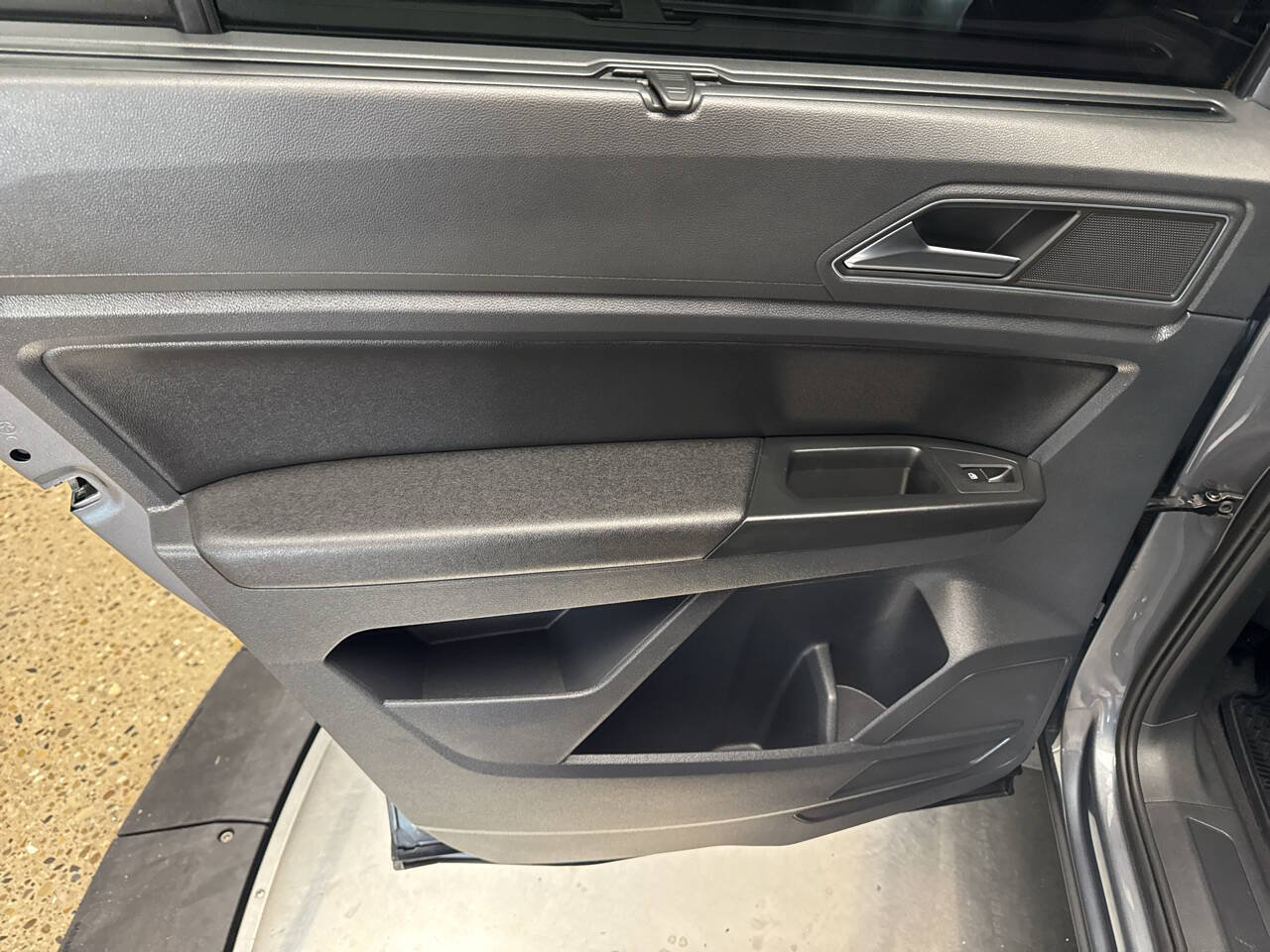 Used 2018 Volkswagen Atlas SEL AWD/4WD image 25
