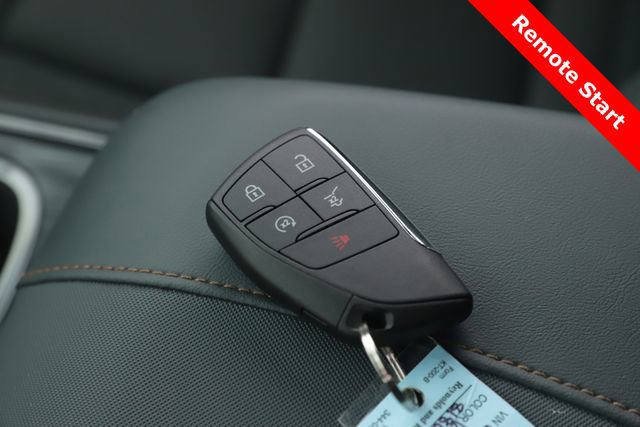 Used 2025 GMC Acadia AT4 w/ LPO, Floor Liner Package AWD/4WD image 3