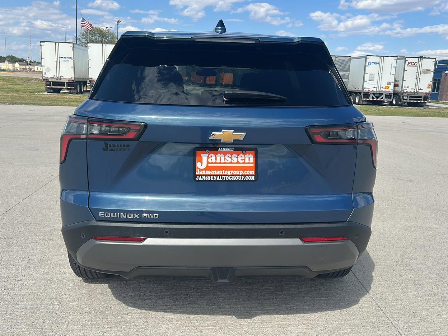 Used 2025 Chevrolet Equinox LT AWD/4WD image 7