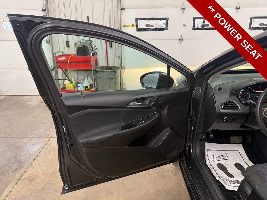 Used 2016 Chevrolet Cruze LT w/ Convenience Package image 11