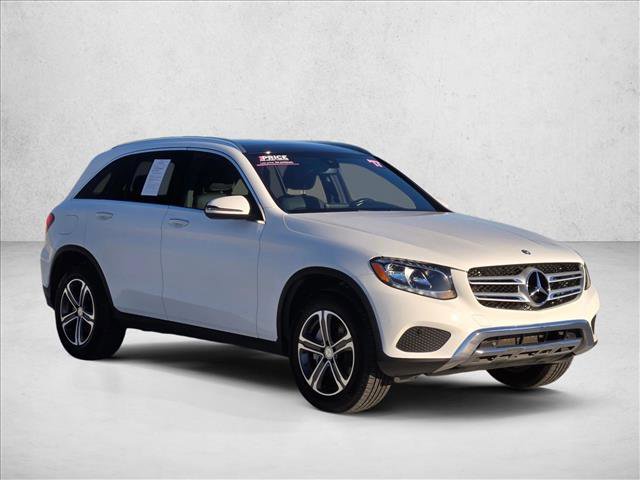 Used 2017 Mercedes-Benz GLC 300 4MATIC image 3