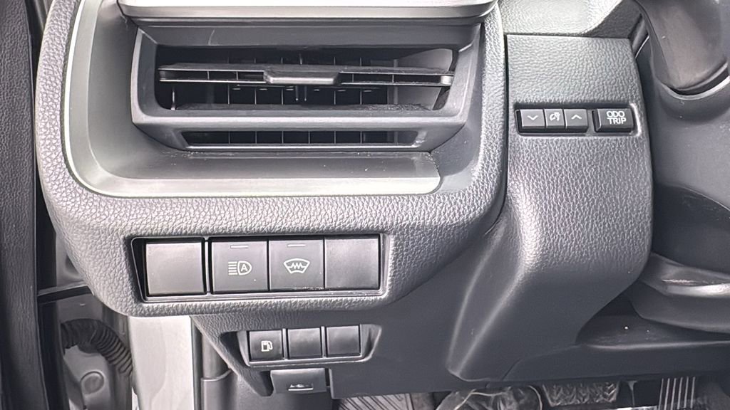 Used 2024 Toyota Prius LE image 32