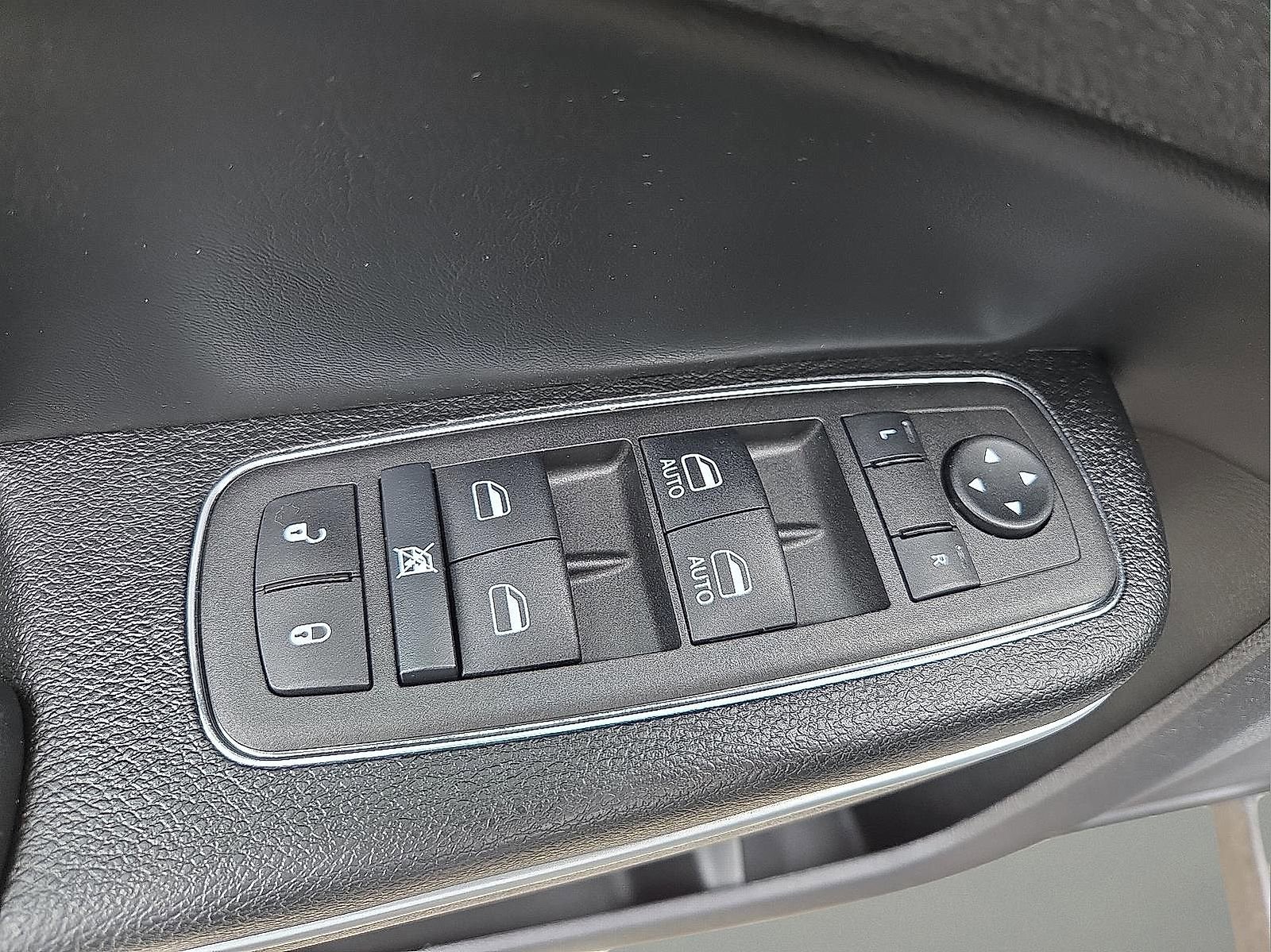 Used 2023 Chrysler 300 Touring L w/ Popular Equipment Group image 14