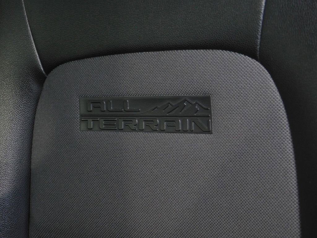 Used 2016 GMC Canyon SLE w/ All Terrain Package image 42