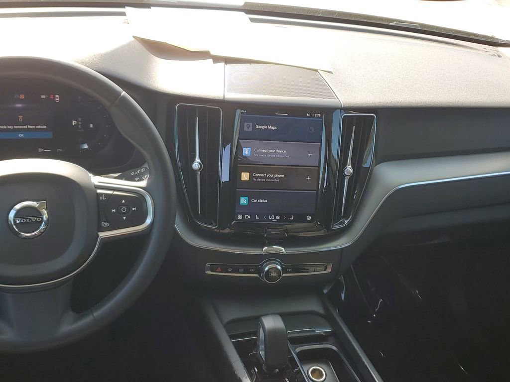 Used 2024 Volvo XC60 B5 Core image 20