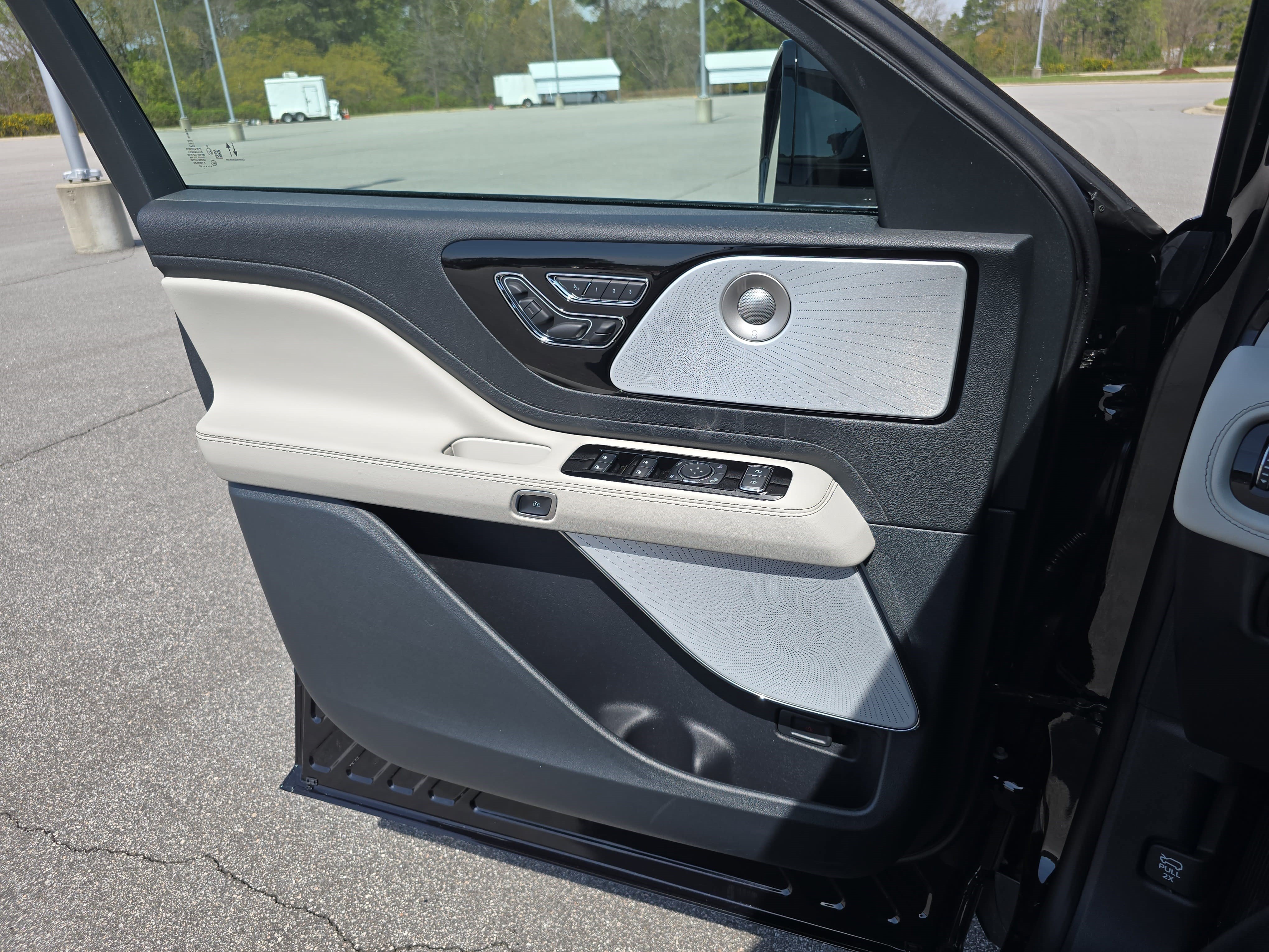 New 2026 Lincoln Aviator Reserve AWD/4WD image 27