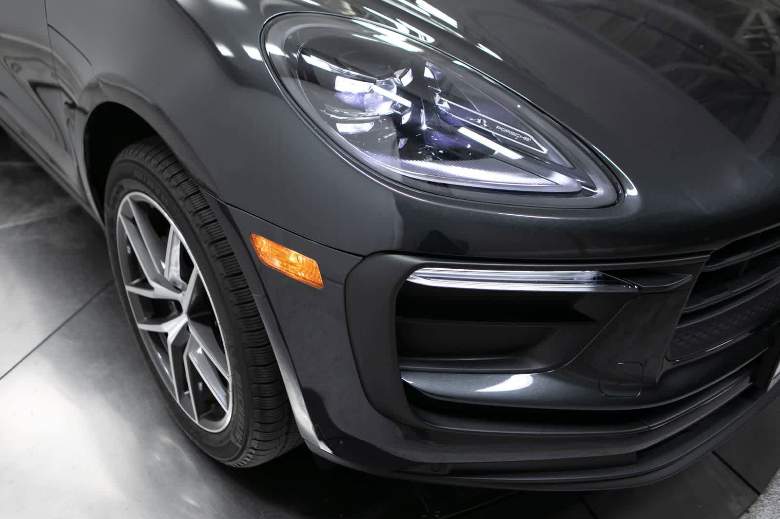 Certified 2023 Porsche Macan AWD/4WD image 12