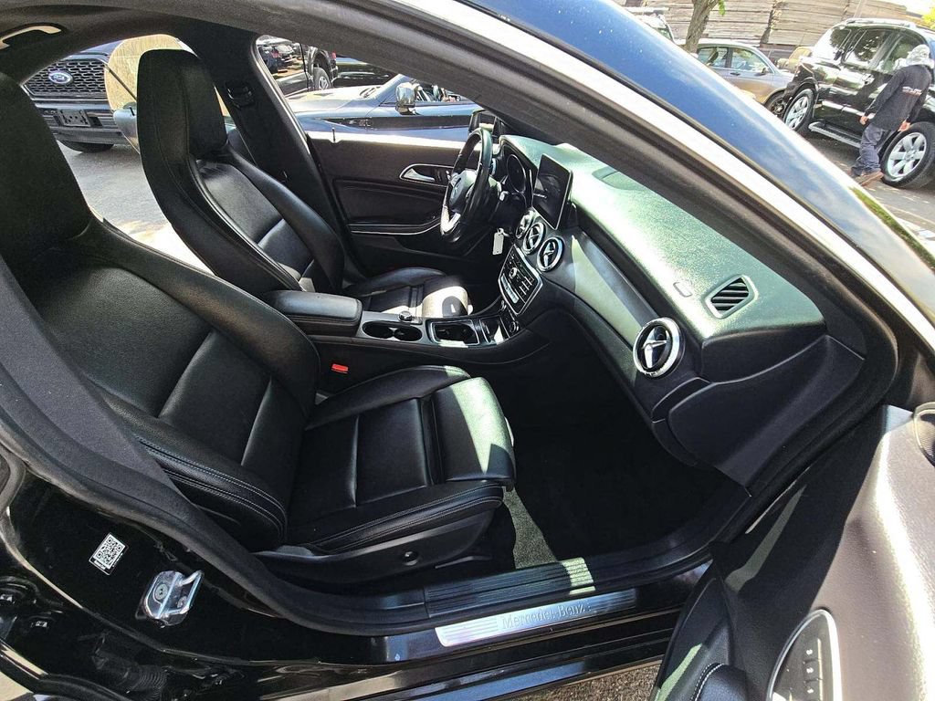 Used 2019 Mercedes-Benz CLA 250 4MATIC image 15
