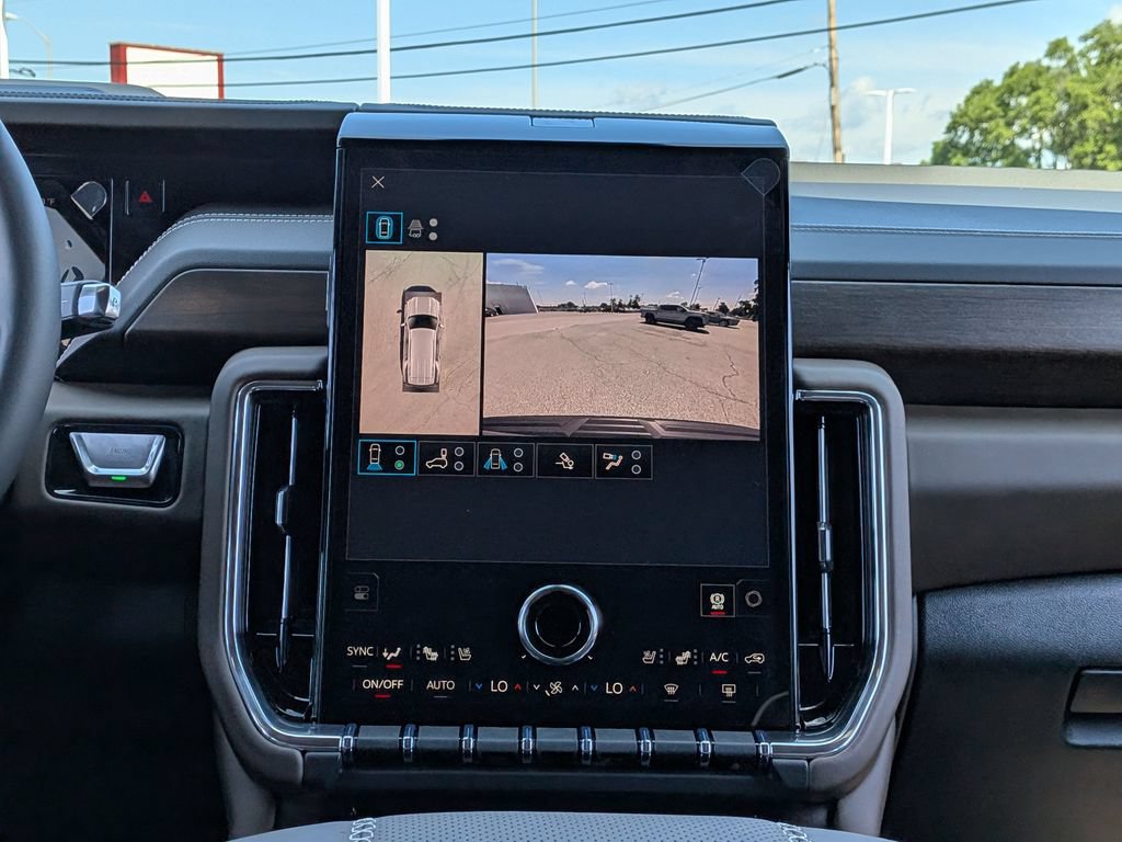 New 2026 GMC Yukon Denali Ultimate AWD/4WD image 39