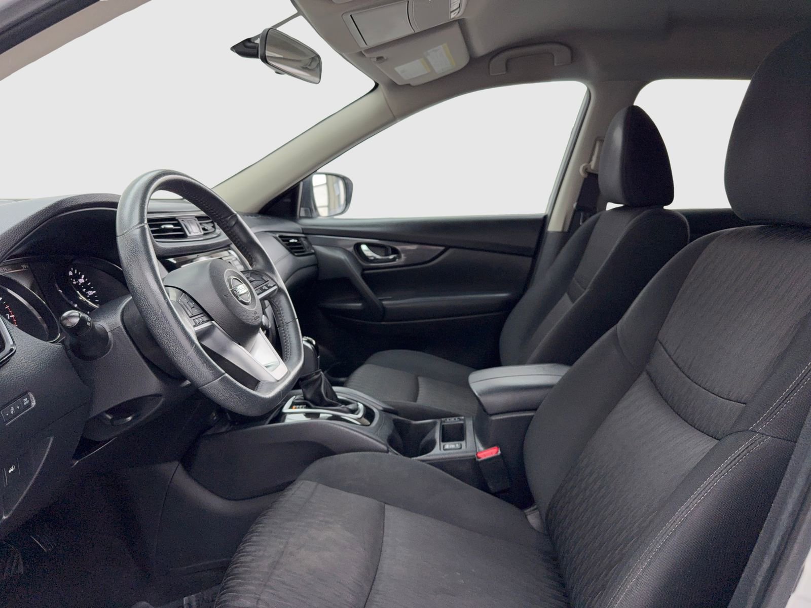 Used 2017 Nissan Rogue SV w/ SV Premium Package image 17