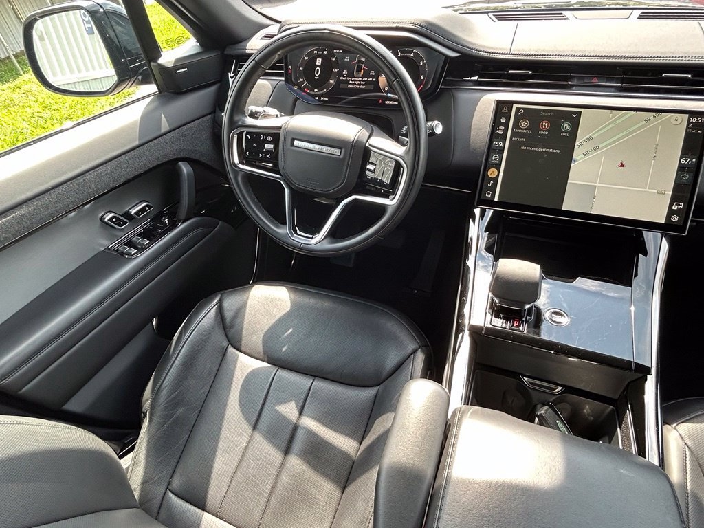 Used 2025 Land Rover Range Rover Sport SE AWD/4WD image 9
