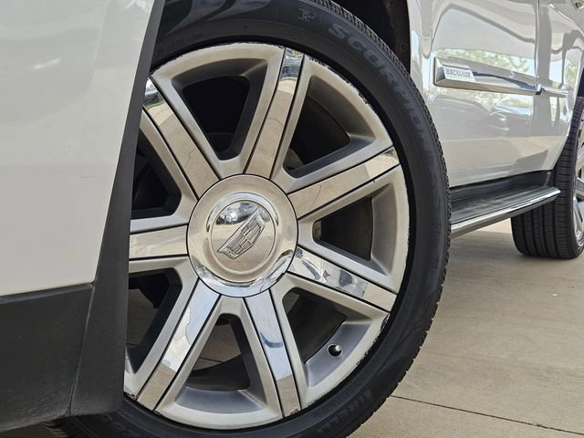 Used 2016 Cadillac Escalade Luxury image 7