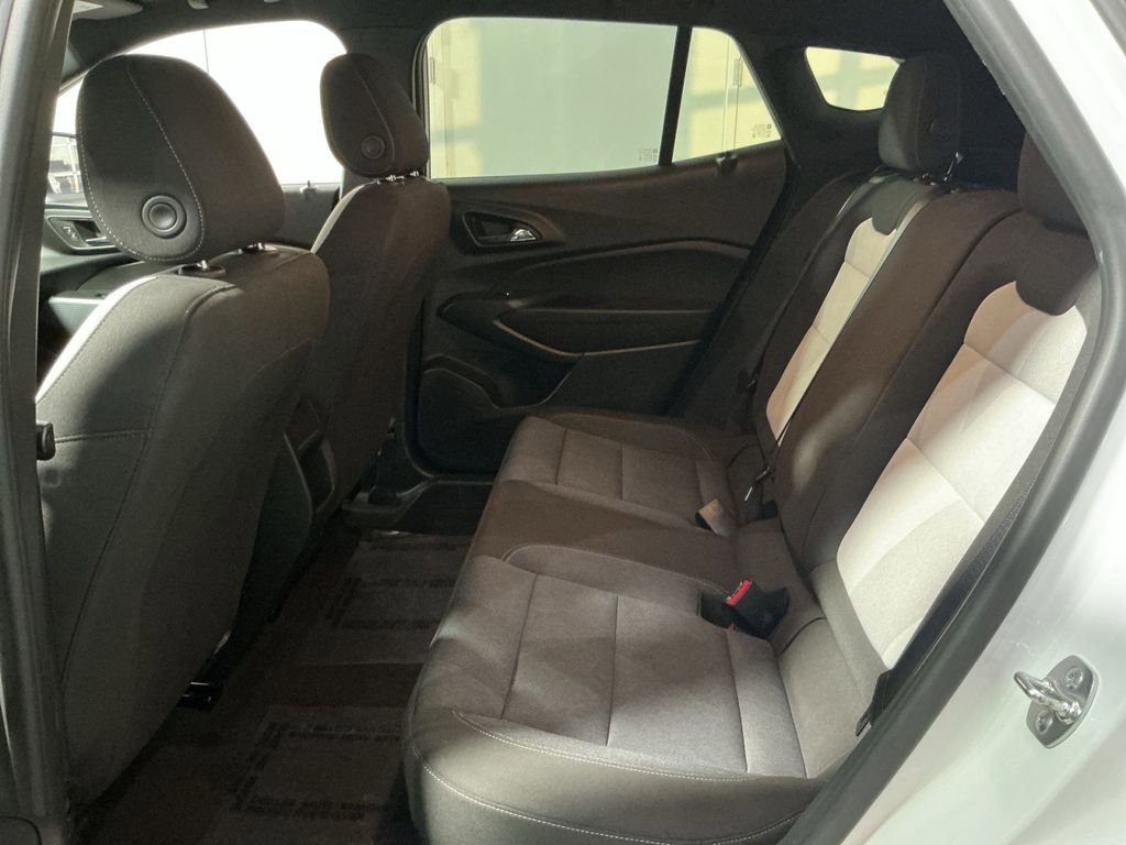 Used 2025 Chevrolet Trax RS w/ Driver Confidence Package image 31