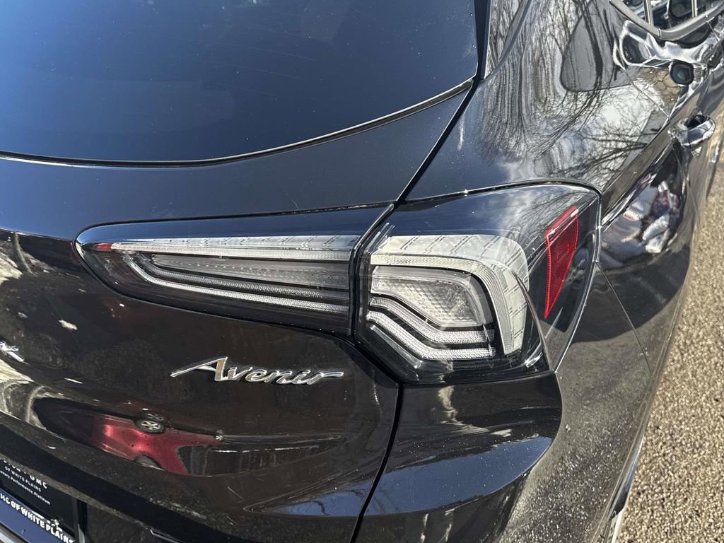 Used 2024 Buick Encore GX Avenir image 10