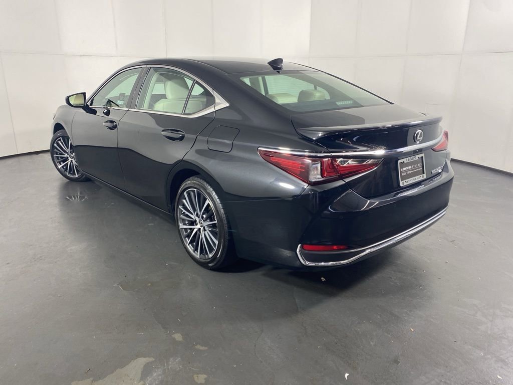 Certified 2023 Lexus ES 300h w/ Premium Package image 8