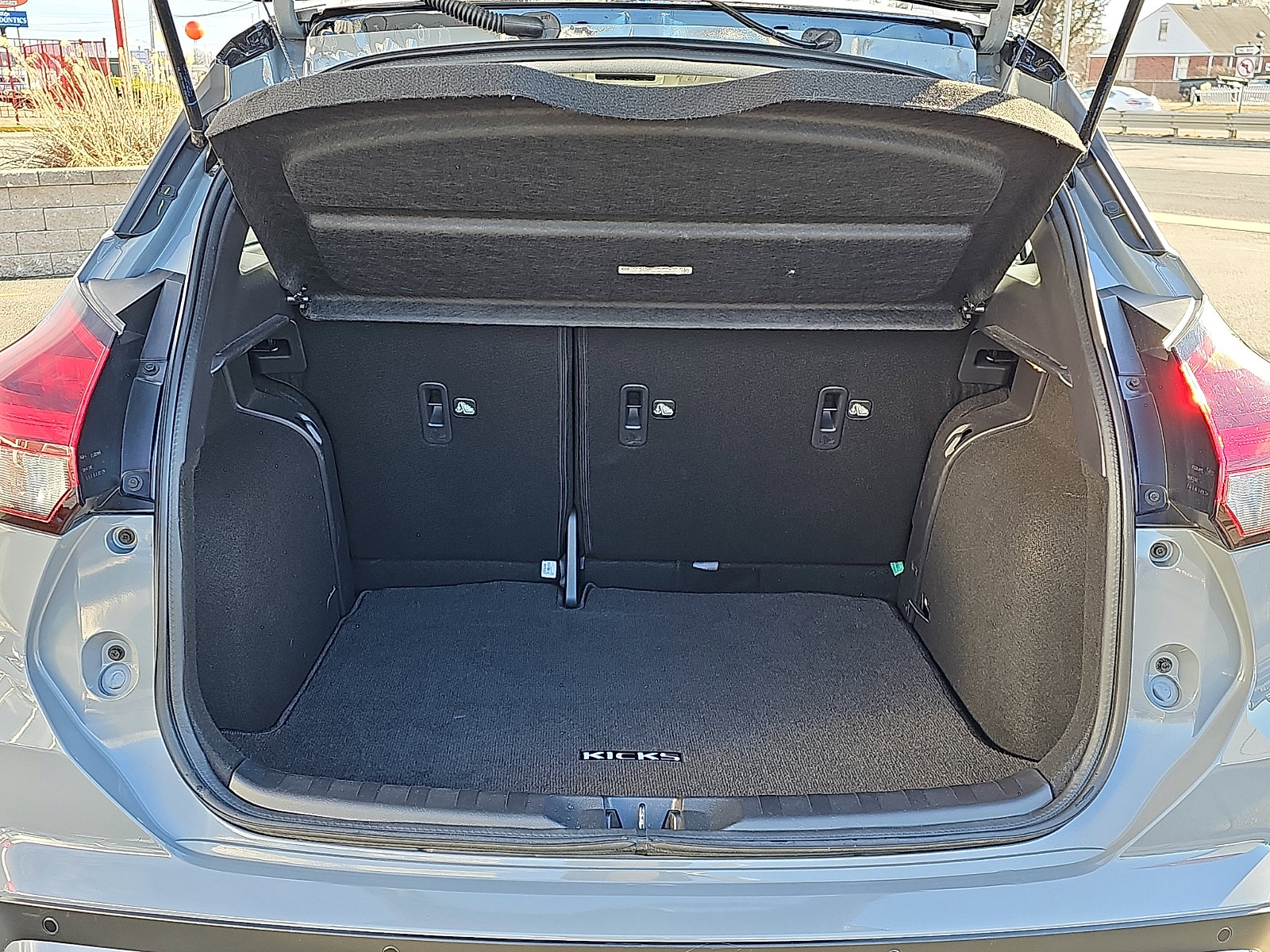 Certified 2023 Nissan Kicks SR w/ SR Premium Package image 28