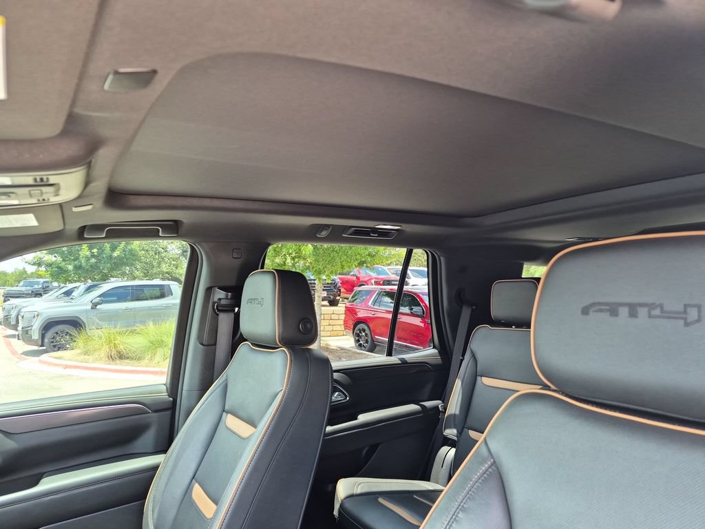 Used 2022 GMC Yukon AT4 w/ Technology Package AWD/4WD image 32