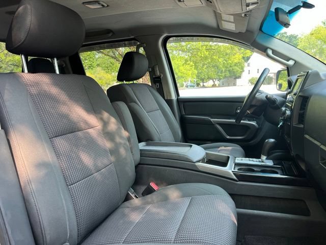 Used 2015 Nissan Titan SV w/ SV Value Truck Package AWD/4WD image 22