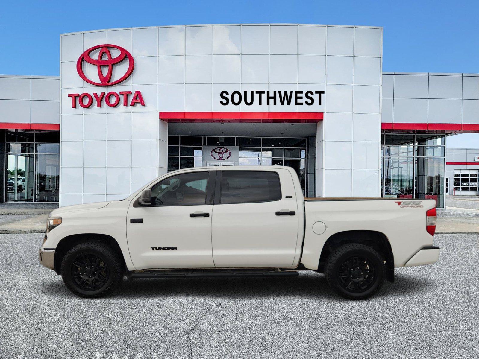 Used 2021 Toyota Tundra SR5 RWD image 3