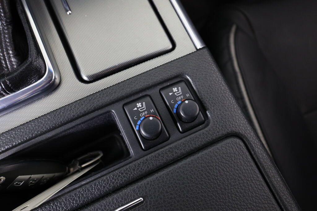 Used 2007 INFINITI M45 Sport w/ Technology Pkg RWD image 37