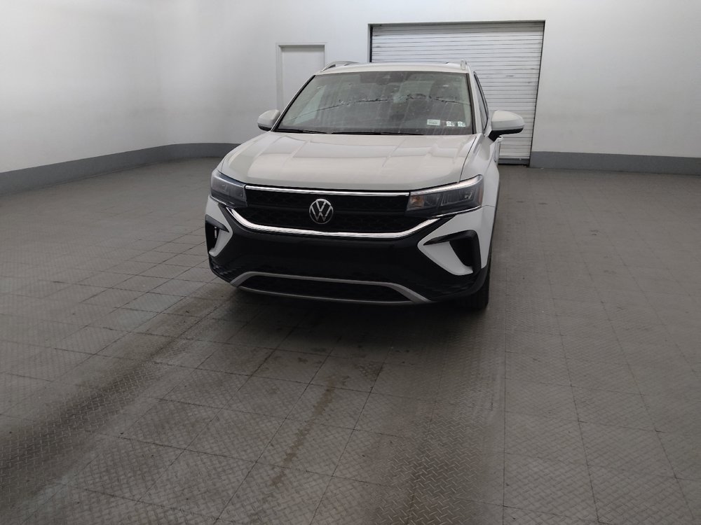 Used 2023 Volkswagen Taos SE w/ Panoramic Sunroof Package FWD image 15