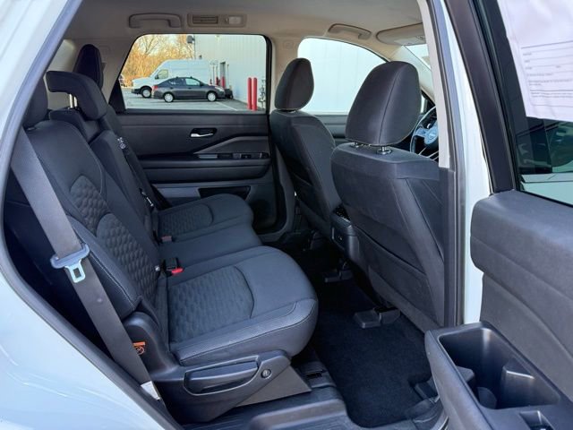 Used 2022 Nissan Pathfinder SV image 28