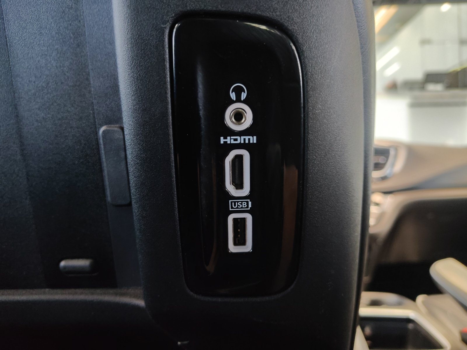 Used 2019 Chrysler Pacifica Limited w/ Advanced Safetytec Group FWD image 35