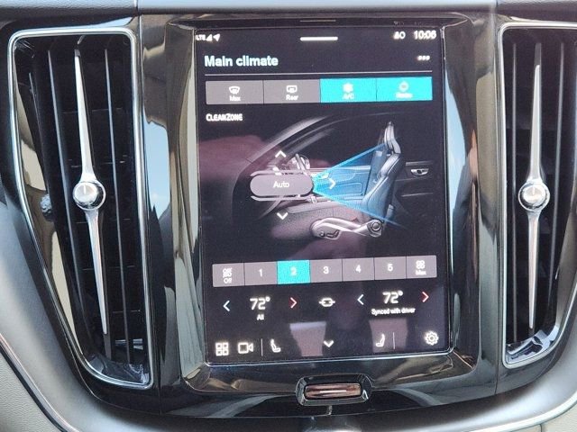 Used 2025 Volvo XC60 B5 Core image 21