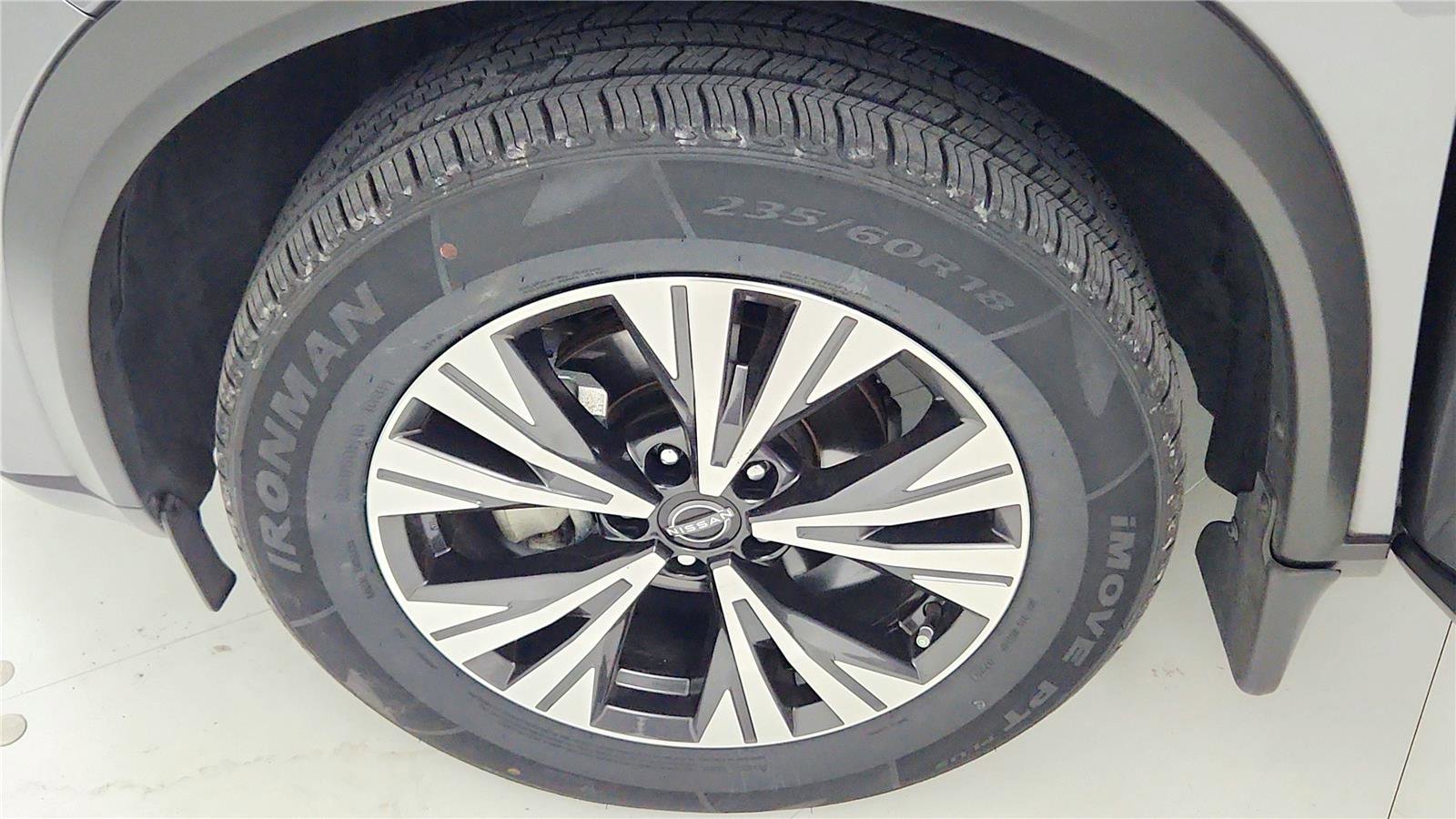 Used 2023 Nissan Rogue SV image 17