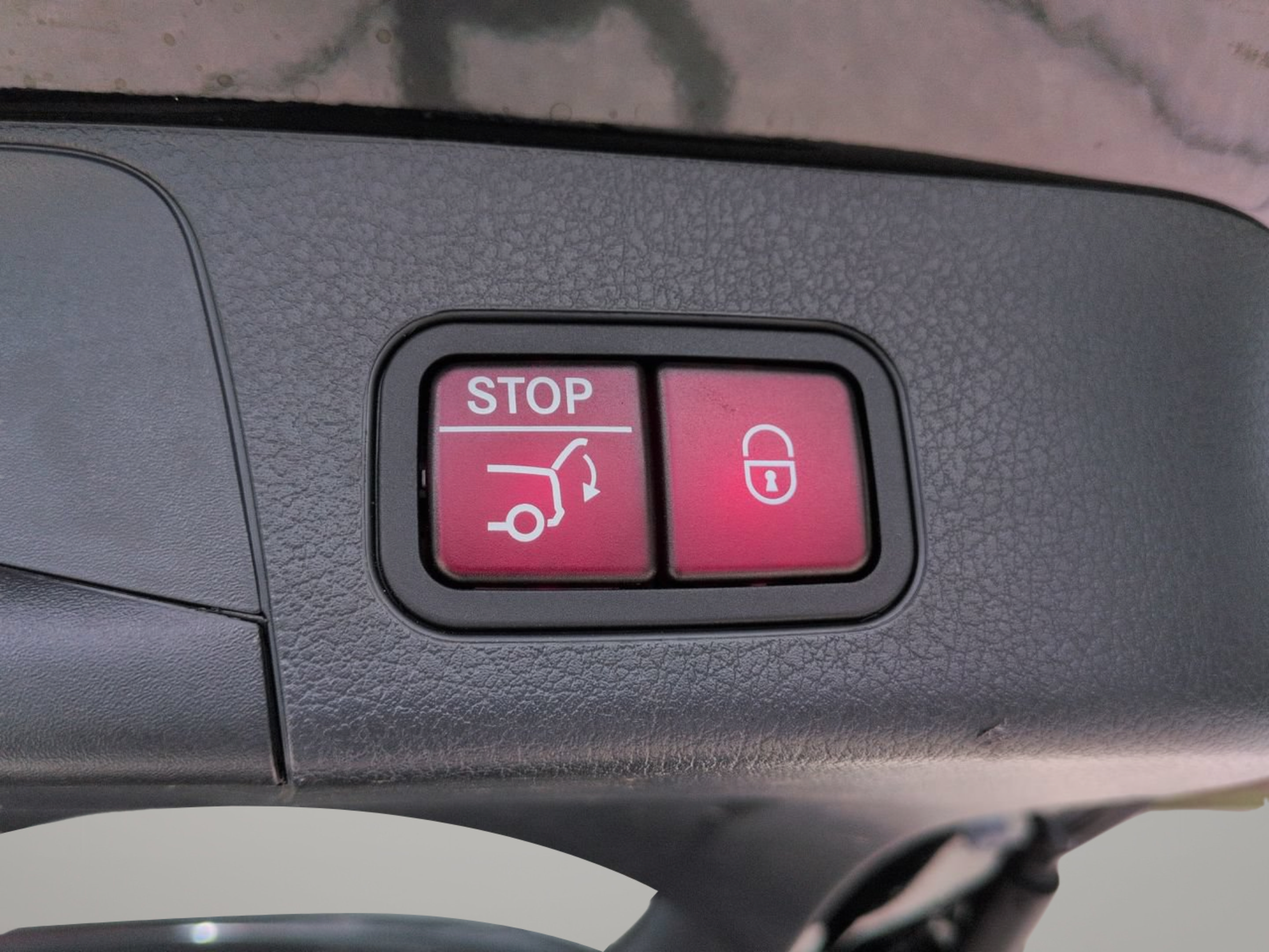 Used 2022 Mercedes-Benz GLB 250 4MATIC image 18