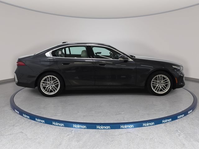 Certified 2024 BMW 540i xDrive w/ Convenience Package AWD/4WD image 4