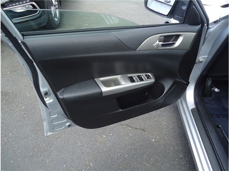 Used 2010 Subaru Impreza 2.5i Premium AWD/4WD image 9