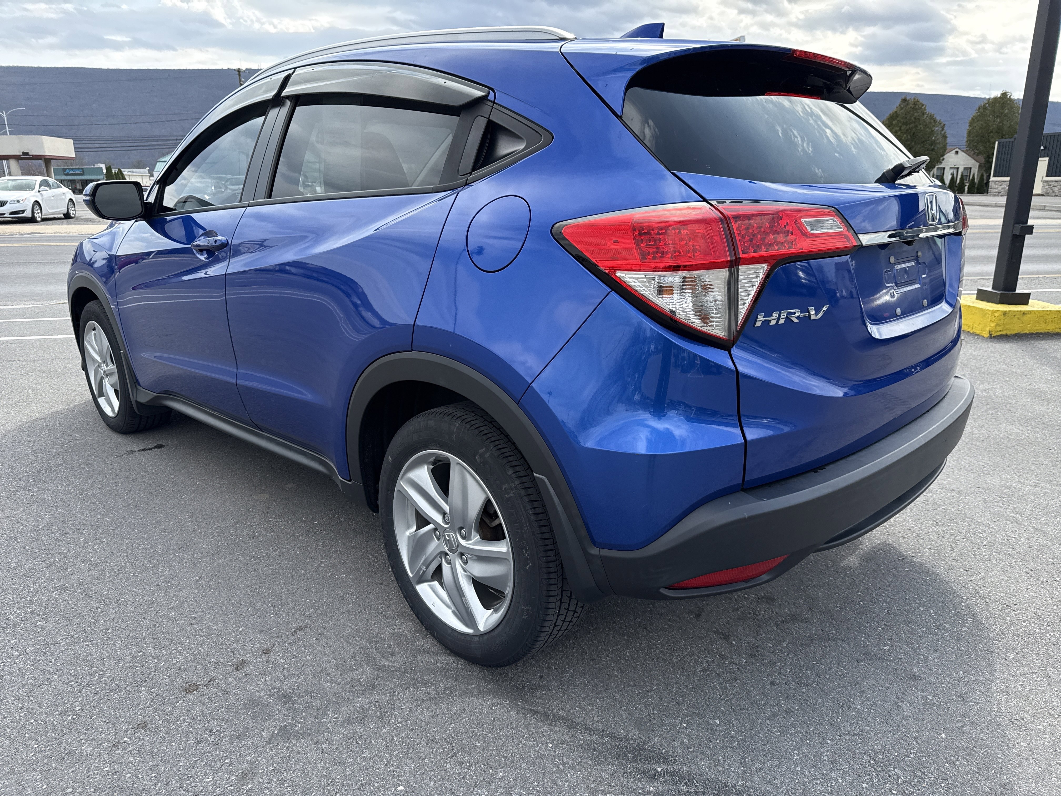 Used 2019 Honda HR-V EX image 6
