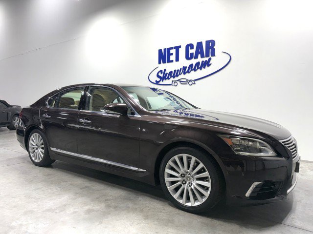 Used 2013 Lexus LS 460 w/ Ultra Luxury Pkg RWD image 3