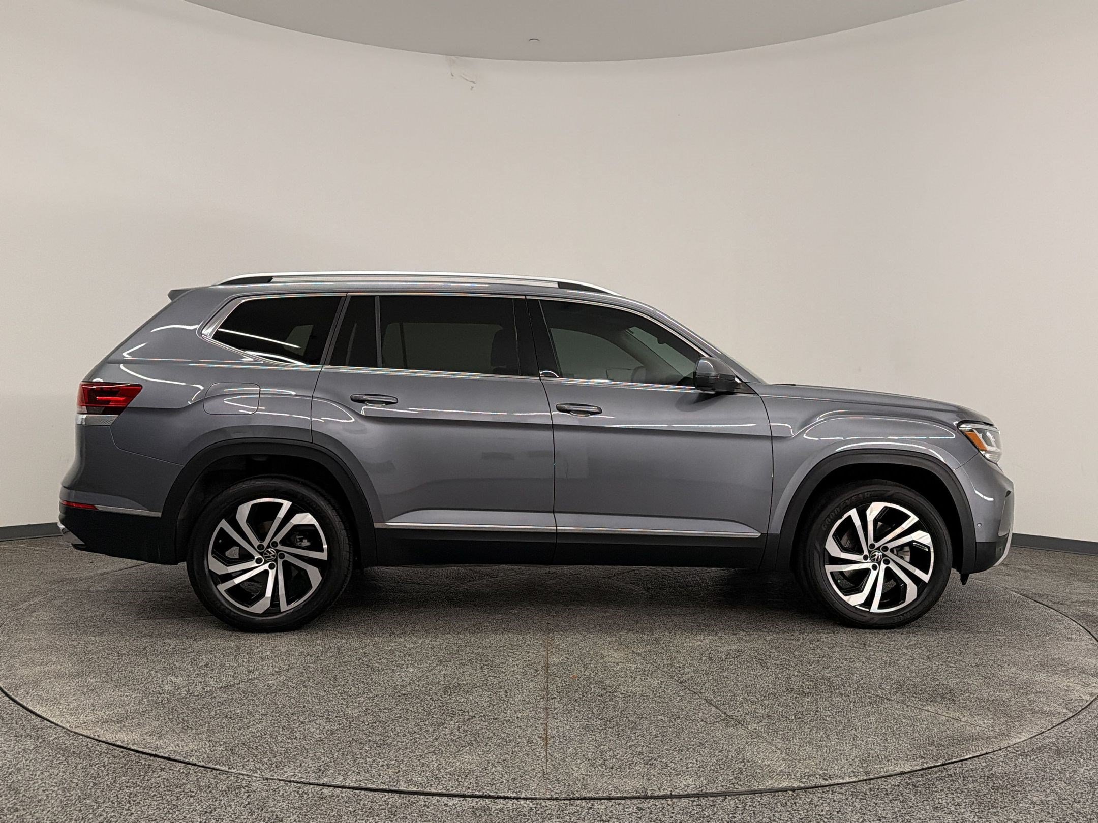 Used 2021 Volkswagen Atlas SEL Premium AWD/4WD image 8
