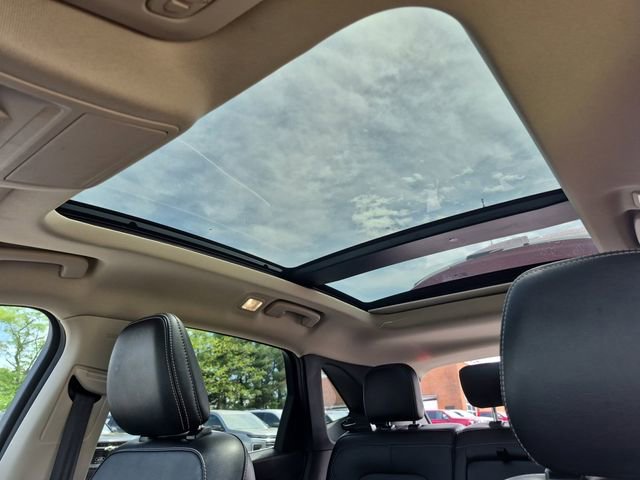 Used 2020 Ford Escape Titanium w/ Titanium Premium Package 2.0 image 30