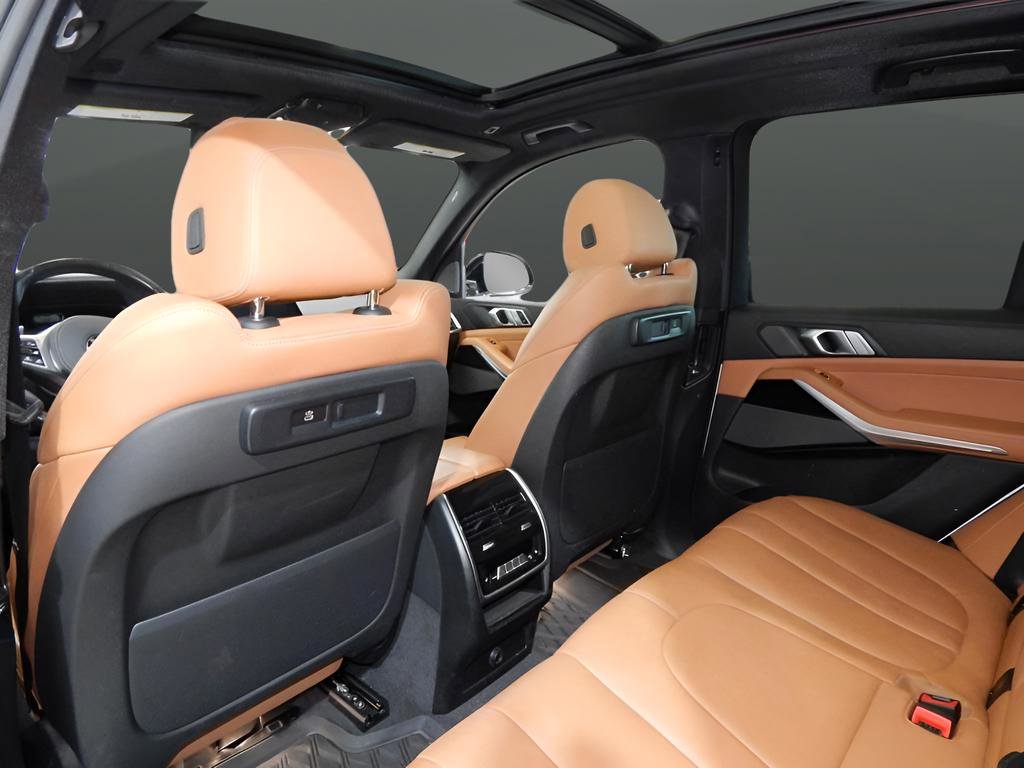 Used 2021 BMW X5 xDrive40i w/ M Sport Package image 25