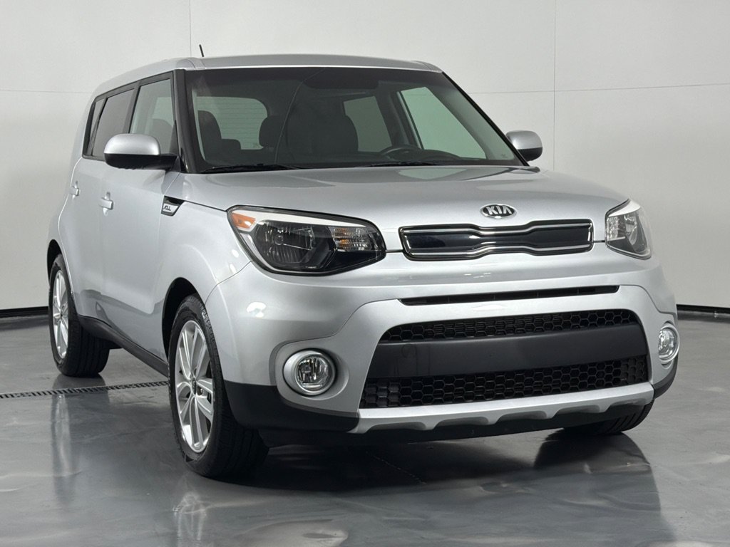 Used 2018 Kia Soul + FWD image 3